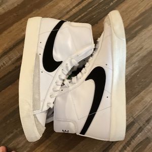 Men’s Nike Blazer Mid ‘77 Vintage White Shoes Size 8 Mens BRAND NEW NEVER WORN